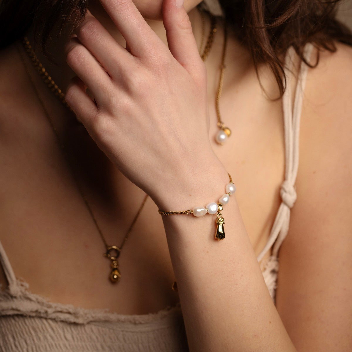 La Main Golden Pearl Bracelet