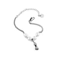 La Main Pearl Bracelet