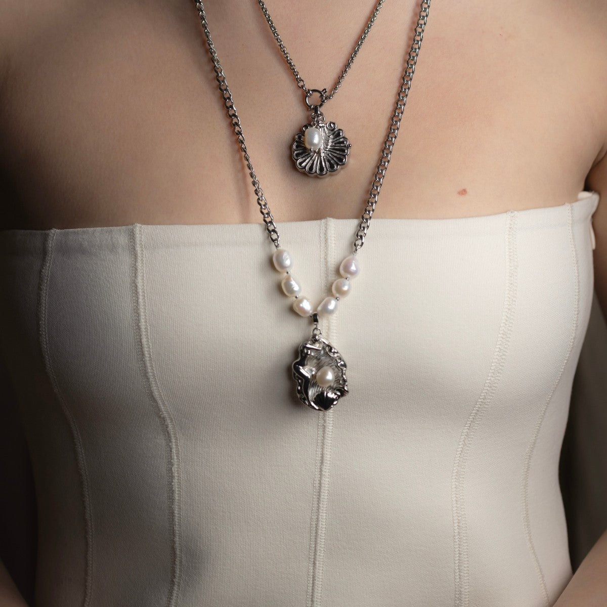La Déesse Pearl Necklace
