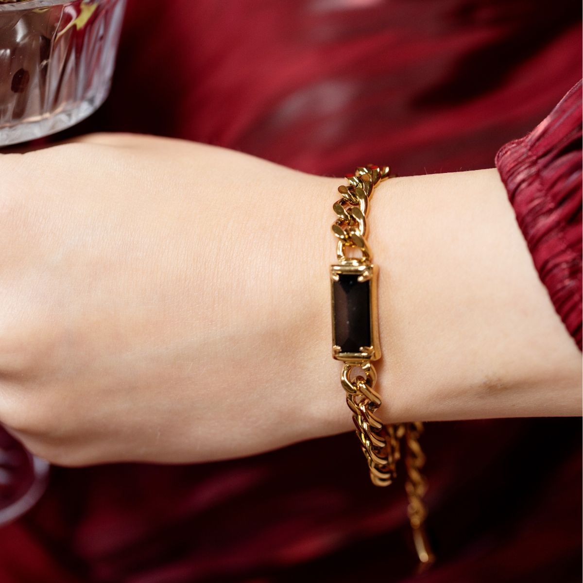 Dynasty Bar Golden Bracelet