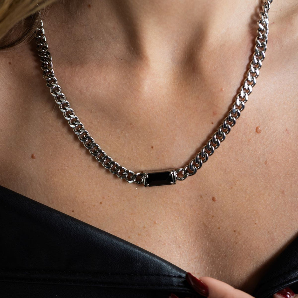 Dynasty Bar Necklace